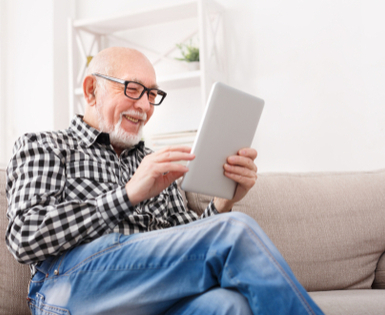 Man reading Consumer Reports Digital Article 